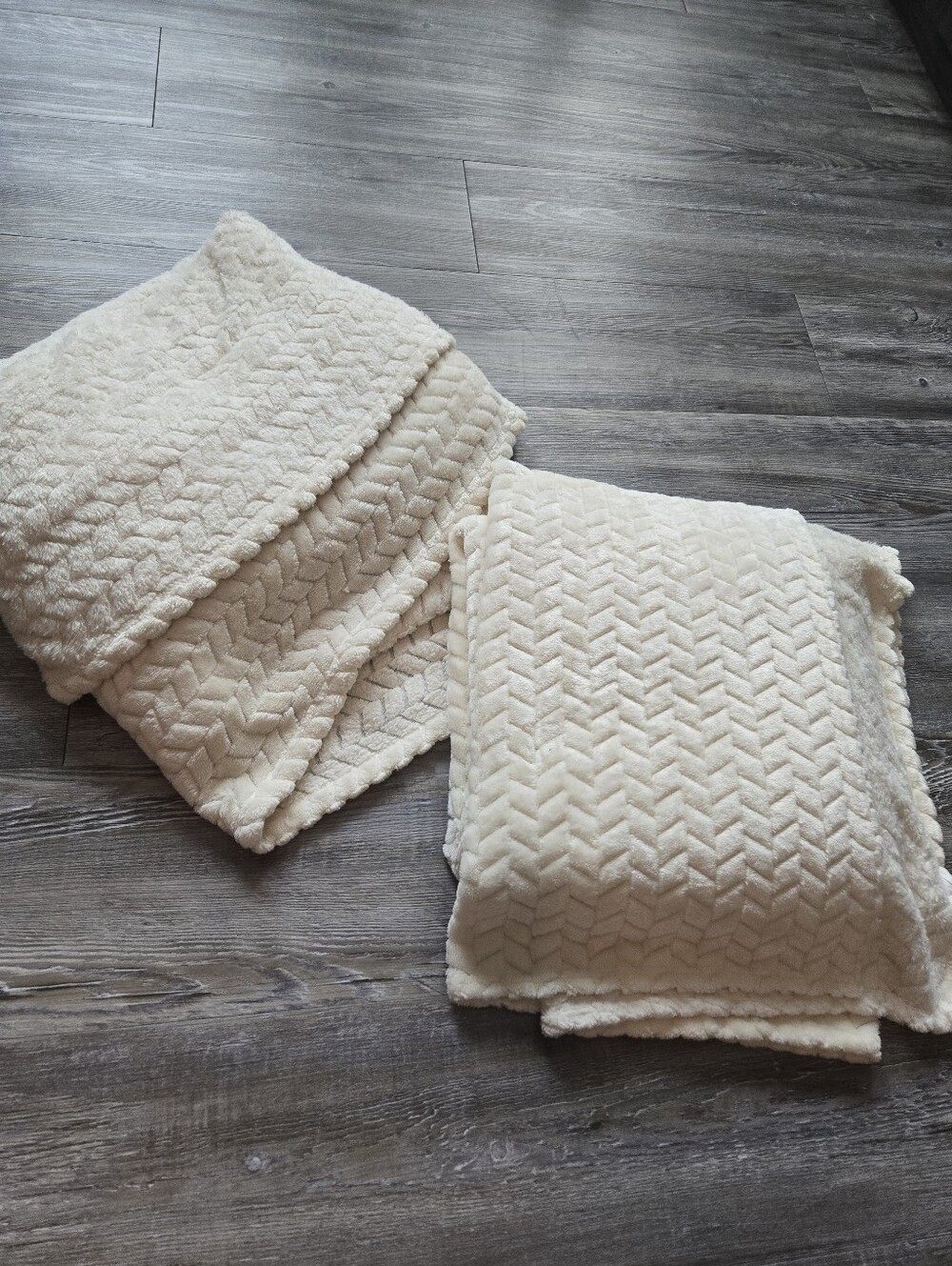 Plush Chevron Sherpa Throw Blanket - Cream